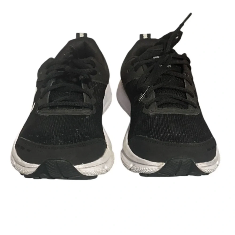 New authentic Under Armour kids designer signature sneakers sz 5.5 display